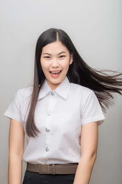 Porträt einer fröhlichen jungen asiatischen süßen Studentin — Stockfoto