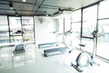 Fitness Merkezi traineger aletleri ile bulanıklık