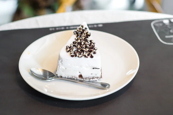 Λευκή Κέικ Σοκολάτας Λευκό Πινακίδας Κατάστημα Cofee Κοντινό Επιλεκτική Βολή — Φωτογραφία Αρχείου