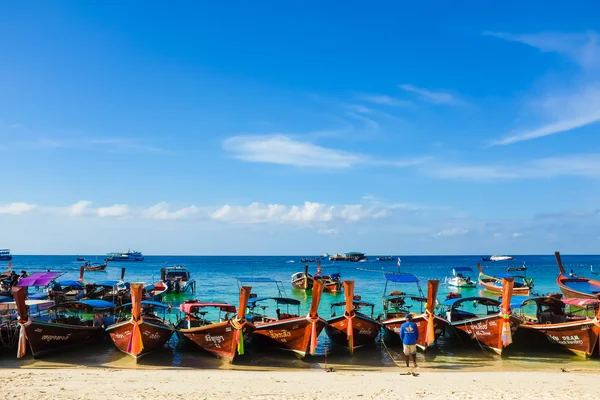 Barco Cola Larga Playa Arena Mar Andamán Lipe Tailandia — Foto de Stock