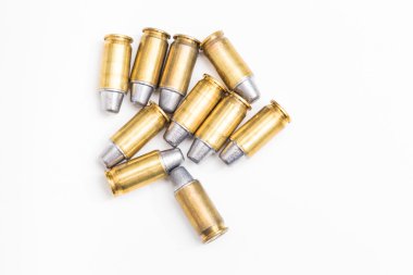 .45 inç ya da 11 mm acp kurşun cephane üzerinde beyaz izole