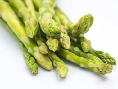 Taze kuşkonmaz düşük kalorili gıda beyaz, sağlıklı nesne üzerinde