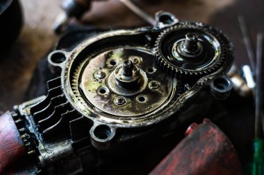 Motor motorları motor yağıyla kapanıyor.