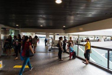 Hong Kong, Hong Kong-25 Ekim 2015 - Hong Kong 'da binayla seyahat, Hong Kong' a ulaşım.