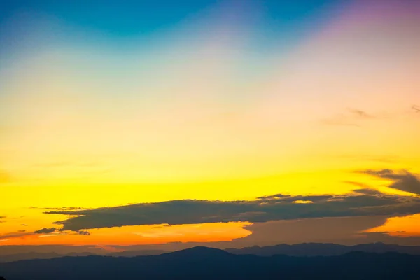 Bunte Kumulus Sonnenuntergang Himmel Wolken Mit Sonne Untergehenden Natur Landschaft — Stockfoto