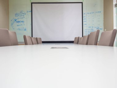 İç işleri toplantıları boş seminer odası, boş tahta, iş geçmişi.