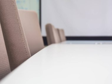 İç işleri toplantıları boş seminer odası, boş tahta, iş geçmişi.