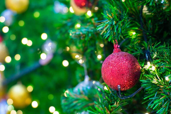 Різдвяні Прикраси Сосновому Дереві Xmas Радісний Новий Рік — стокове фото
