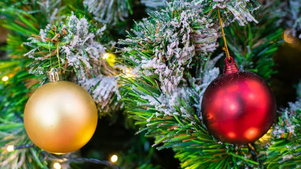 Різдвяні Прикраси Сосновому Дереві Xmas Радісний Новий Рік — стокове фото