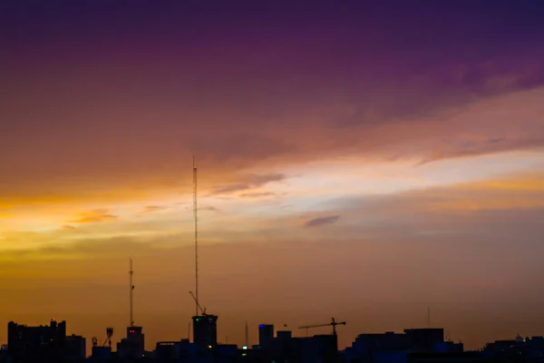 Sunset Colorido Céu Edifício Silhueta Bangkok Cidade — Fotografia de Stock