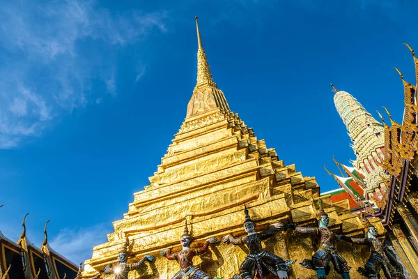 泰国曼谷皇家大殿塔寺庙 — 图库照片