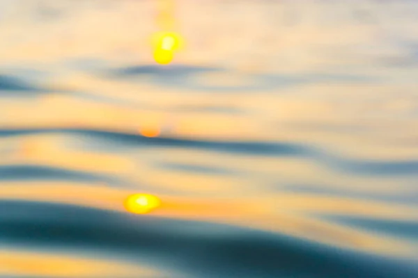 Bulanık Deniz Dalgası Gün Batımını Sıcak Işığı Yeni Umut Kavramını — Stok fotoğraf