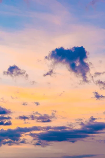Sonnenuntergang Farben Himmel Natürliche Umwelt Hintergrund Leuchtend Orangefarbenen Himmel Und — Stockfoto
