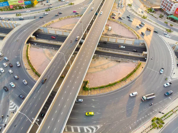 Σύγχρονη Πόλη Μεταφορών Expressway Οδικές Και Roundabout Πολυεπίπεδη Διασταύρωση Αυτοκινητόδρομο — Φωτογραφία Αρχείου