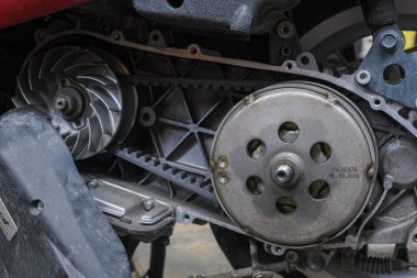 Scooter mortorsiklet tamir kemeri ve debriyaj taşımacılığının otomatik CVT iletimi