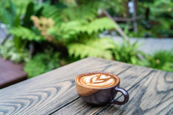 Café Art Latte Chaud Dans Une Tasse Céramique Sur Une — Photo