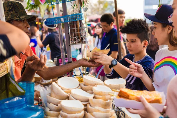 Jatujak Pazar, 25 Ocak 2015 ünlü hafta sonu piyasada Bangkok