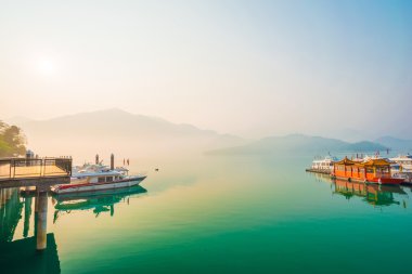 Göl güneş ay güzel sabah