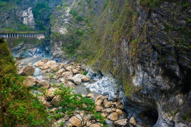 Taroko Milli Parkı nehir ve rock