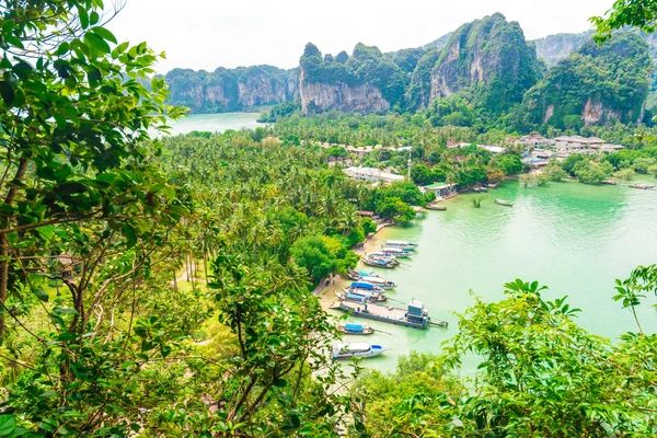 Aerial view from cliff on railay beach — Stock Photo, Image