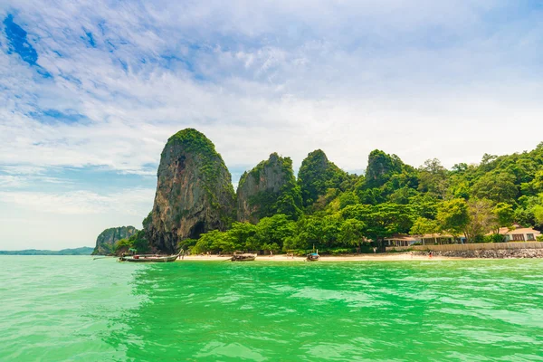 Railay praia Andaman mar céu azul — Fotografia de Stock