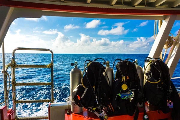 Scuba Diving kit klaar voor duik instellen — Stockfoto