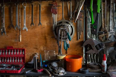 Tahta kırtasiye makinesindeki mekanik DIY ev aracı