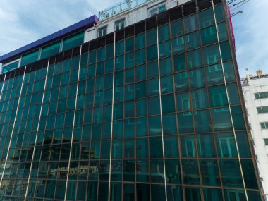 Hava manzaralı modern ofis binası pencere camı iş arka planı