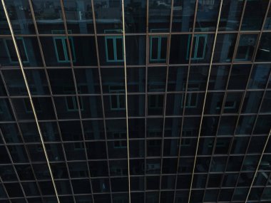 Hava manzaralı modern ofis binası pencere camı iş arka planı