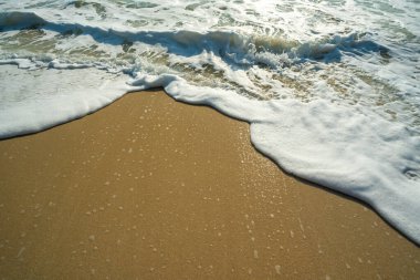 Beyaz kumsal egzotik deniz dalgası tropikal güneşli yaz tatili arka planı