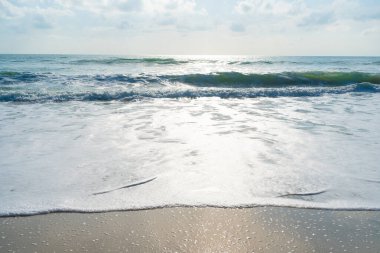 Egzotik beyaz kumlu sahil dalgası güneşli yaz tatili arka planı Samui Tayland