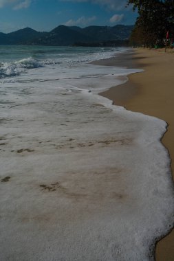 Egzotik beyaz kumlu sahil dalgası güneşli yaz tatili arka planı Samui Tayland