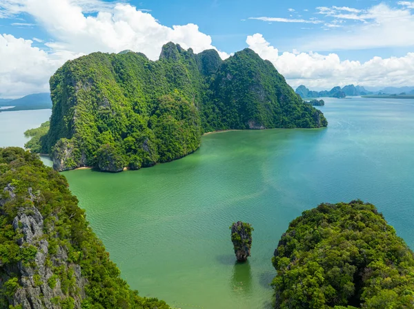 Tayland 'daki James Bond Adası resmi adıyla Koh Tapu adası Ao Phang Nga Ulusal Parkı hava sahasına aittir.
