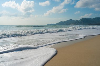 Egzotik beyaz kumlu sahil dalgası güneşli yaz tatili arka planı Samui Tayland