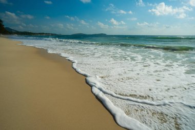 Egzotik beyaz kumlu sahil dalgası güneşli yaz tatili arka planı Samui Tayland