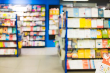 Özet kitabı saklamak arka plan bulanık