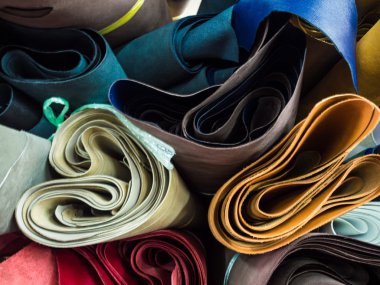 Hakiki inek deri kaplaması dükkanda