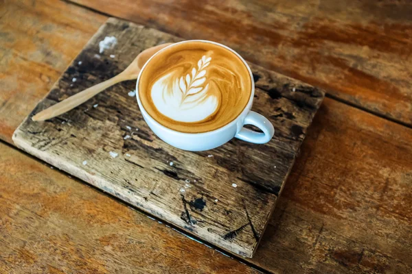Café taza latte arte —  Fotos de Stock