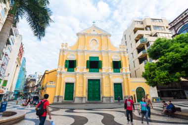 Makao - 22 Ekim 2015: İnsanlar Cityscape Arata Meydanı of Macau üzerinde 22 Ekim 2015 Macau, yürüyen bir tarihi merkezi, Macau, Unesco Dünya Mirası olduğunu.