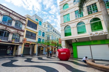 Ünlü Hatıra Macau sokak üzerinde ziyaretçi