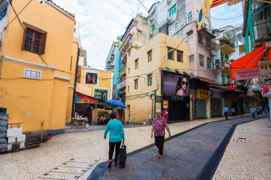 Ünlü Hatıra Macau sokak üzerinde ziyaretçi