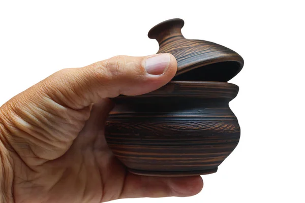 棕色陶瓷砂糖碗 手拿着特写 孤立无援盖着糖衣的器皿 放在一个身材矮小的男人手里 — 图库照片