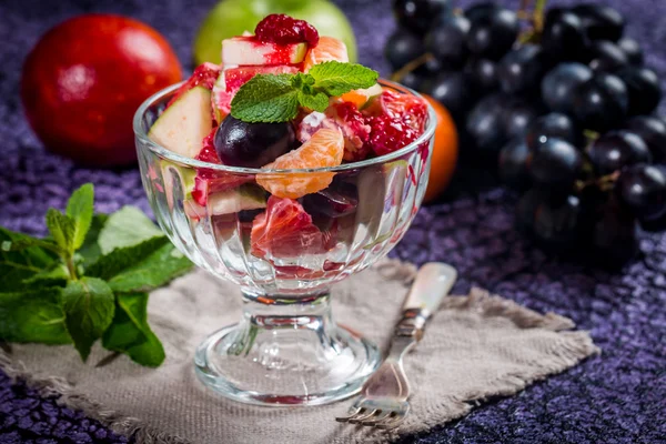 Ensalada de frutas dulces saludables — Foto de Stock