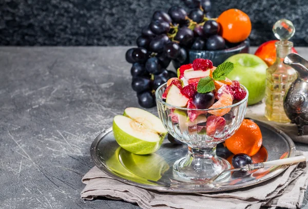 Édes, egészséges gyümölcs saláta — Stock Fotó