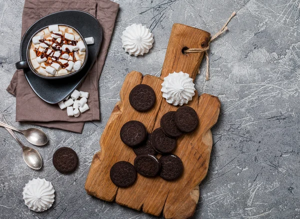 Galletas en esmalte blanco — Foto de Stock