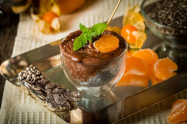 Çikolata chia tohum puding cam yay — Stok fotoğraf