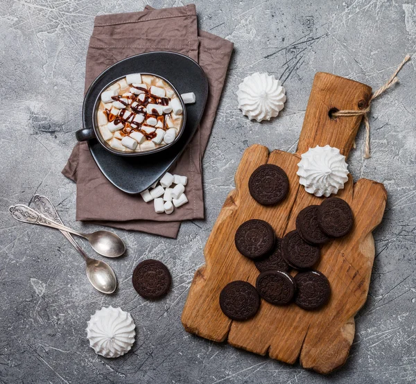 Galletas en esmalte blanco — Foto de Stock