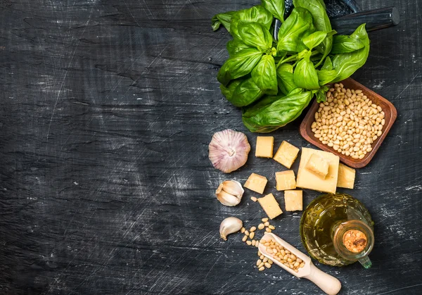 Ingredients for making pesto sauce — Stock Photo, Image