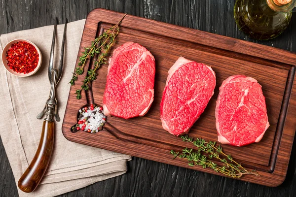 Roh frisches zartes Steak — Stockfoto