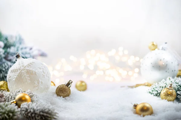 Décorations de Noël sur neige — Photo